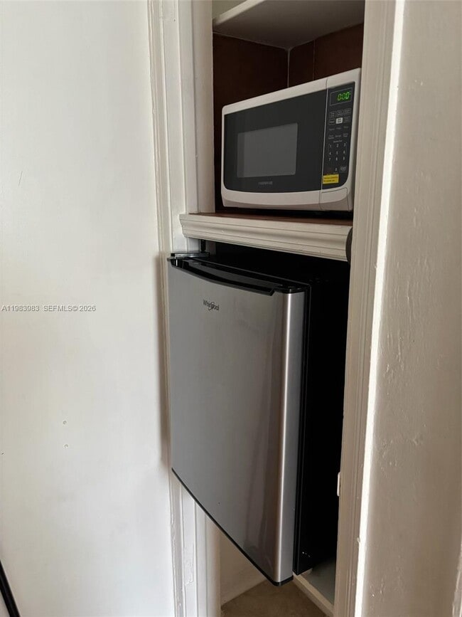 Building Photo - 6102 SW 58th St