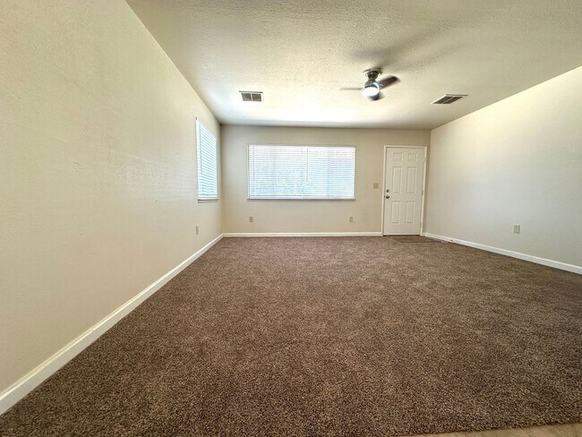 Building Photo - 525 Downing Ln