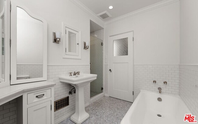 Building Photo - 8135 4th St