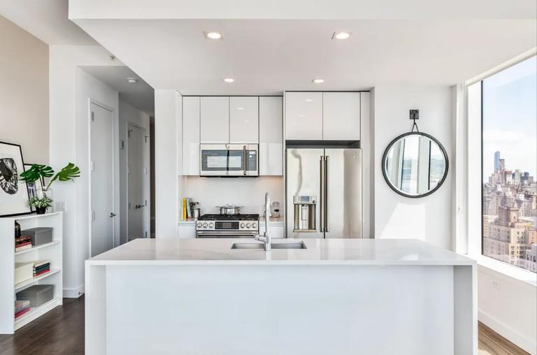 Building Photo - 64 Box St