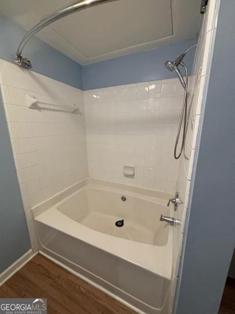 Building Photo - 2700 Pine Tree Rd NE