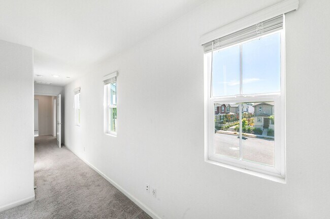 Building Photo - Citrus Heights AMAZING FLOOR-PLAN (Solar) ...
