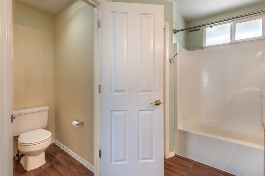 Building Photo - 509 State St