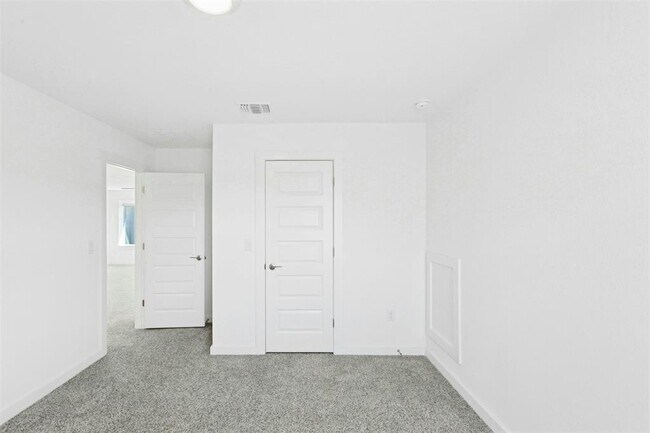 Building Photo - 2124 Ridge Runner Dr