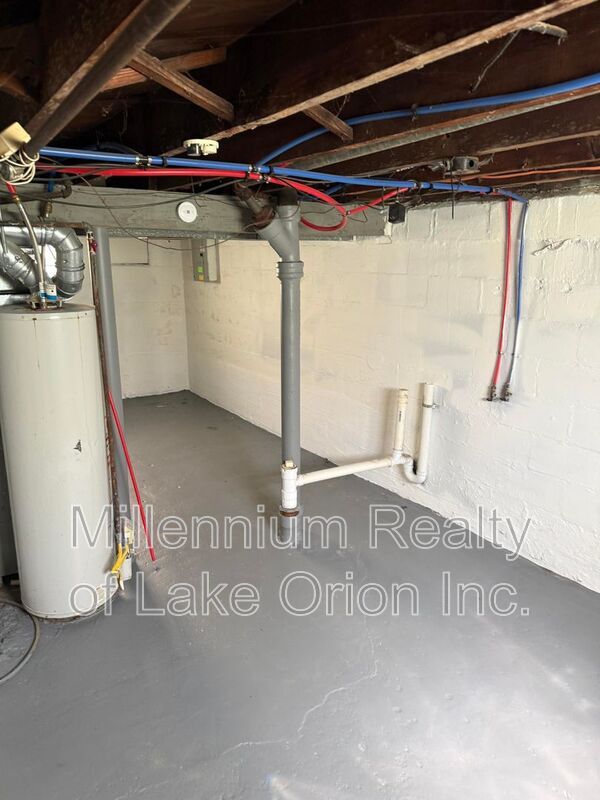 Building Photo - 57 E Beverly Ave