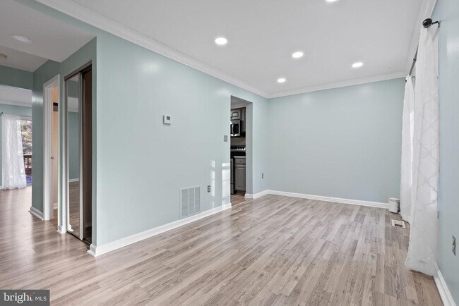 Building Photo - 6446 Shannon Station Ct