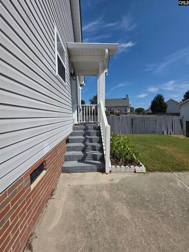 Building Photo - 129 Wildflower Ln