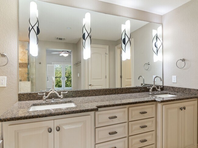 Building Photo - 123 Eaton St