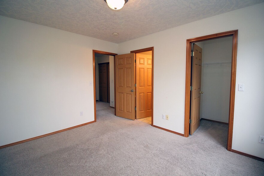 Building Photo - 22032 NE Chinook Way