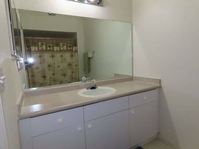 Building Photo - Orlando Park Central Gated Resort Style Co...
