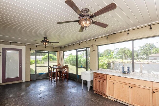 Building Photo - 5572 Myakka Ave