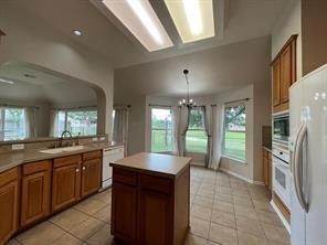 Building Photo - 7902 Fall Hollow Dr