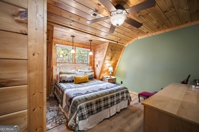 Building Photo - 1274 Foxhound Trail NE