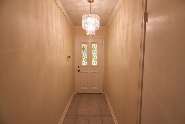 Building Photo - 507 Parklane Dr