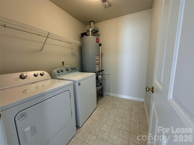 Building Photo - 7549 Bluff Point Ln