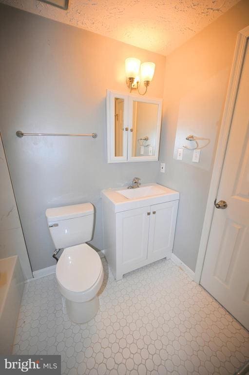 Building Photo - 2103 Tanglewood Dr