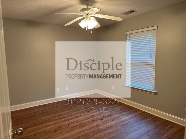 Building Photo - 273 Vining Way