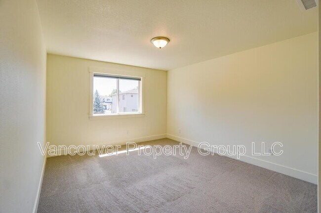 Building Photo - 12513 NE 102nd Way