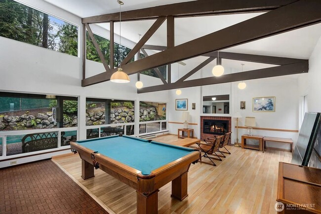 Building Photo - 3 Bedroom 2 Bathroom Plus Parking