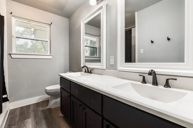 Building Photo - Fully Furnished Room for Rent- $550- Loren...