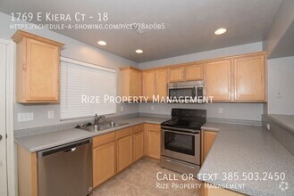 Building Photo - Spacious Holladay Townhome!