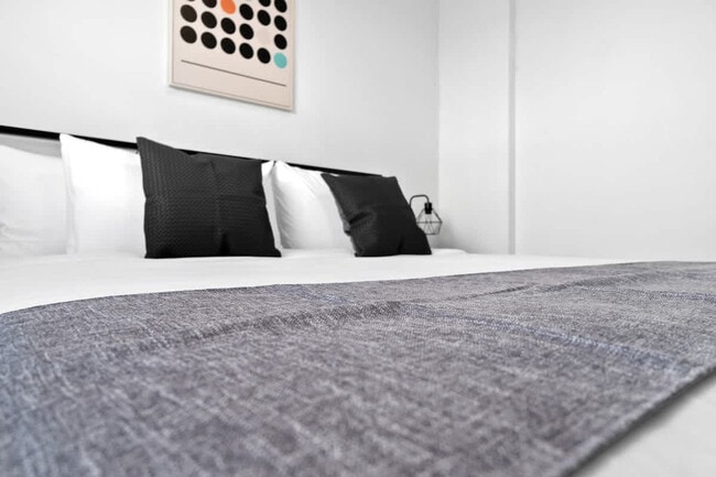 Building Photo - 730 N 72nd Terrace