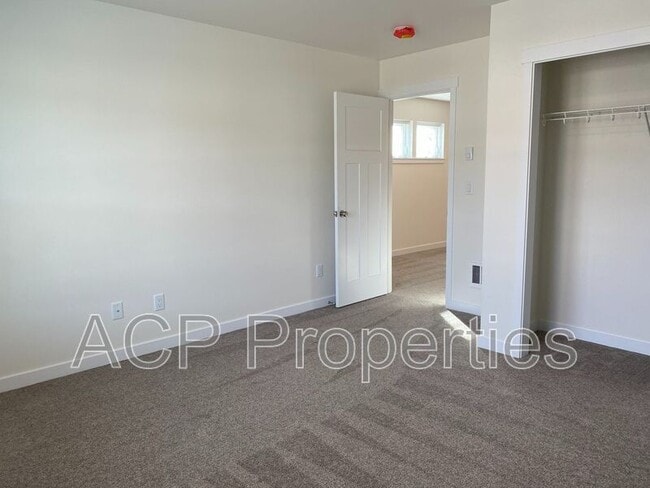 Building Photo - 1164 Grover St
