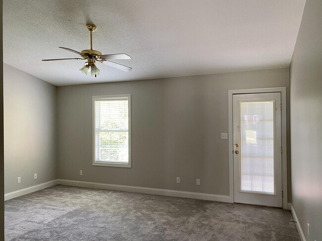 Building Photo - 809 Garcia Way