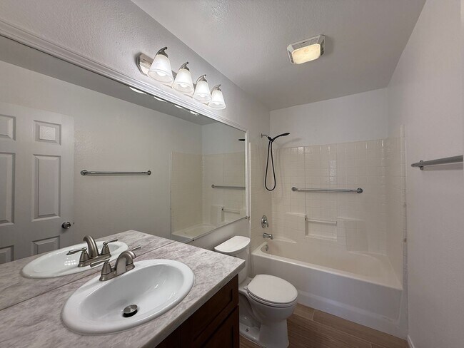 Building Photo - 6124 Malaga Ct