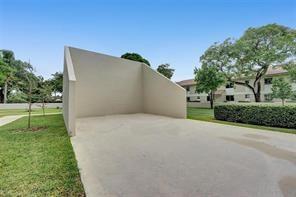 Building Photo - 111 Gardens Dr