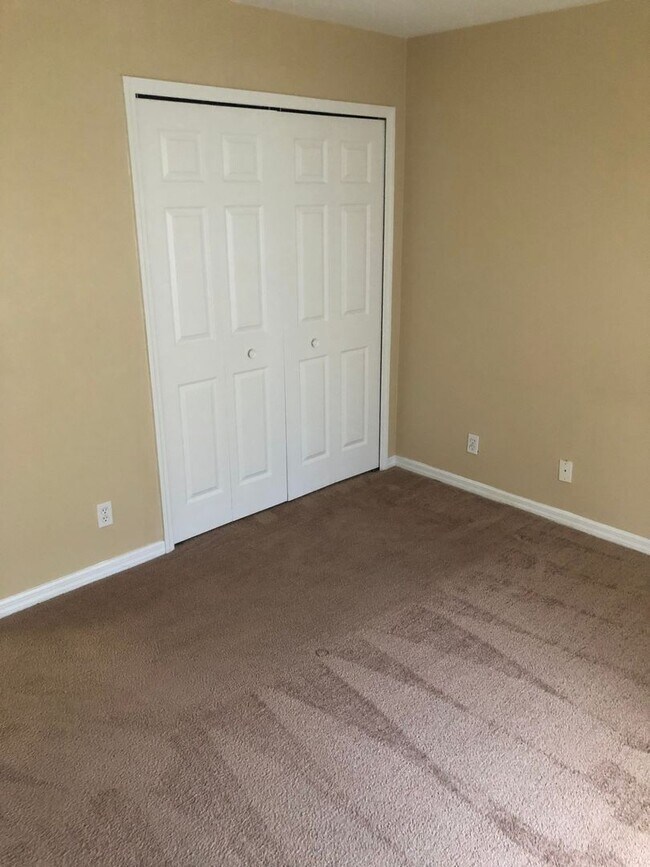 Building Photo - 3 BEDROOM RENTAL HOME AVAILBLE NOW
