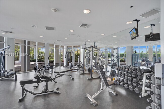 Building Photo - 6515 Collins Ave