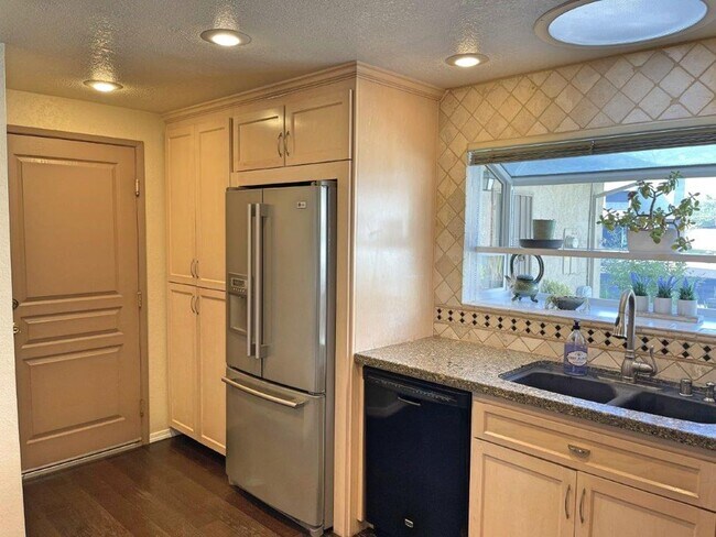 Building Photo - Beautifully Remodeled 3 Bedroom One Story ...