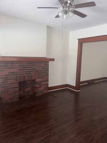 Living room - facing fireplace - 2056 Auburn Ave