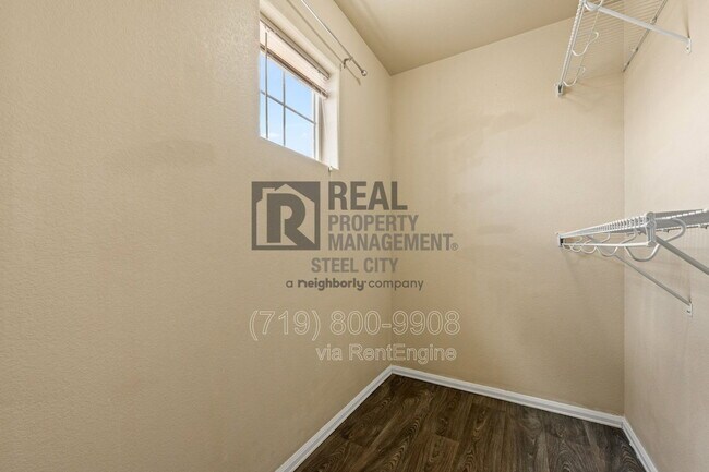Building Photo - 947 E Kirkwood Dr