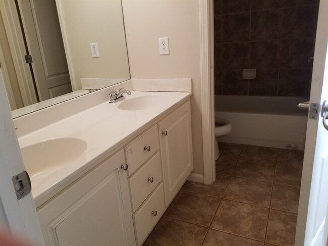 Building Photo - 2209 Talbott Ct