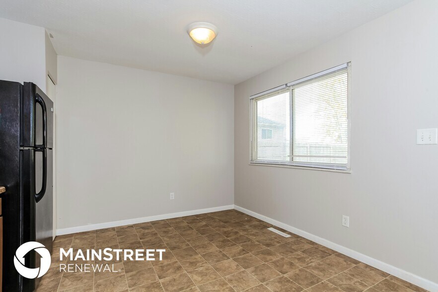Building Photo - 504 Harland Dr