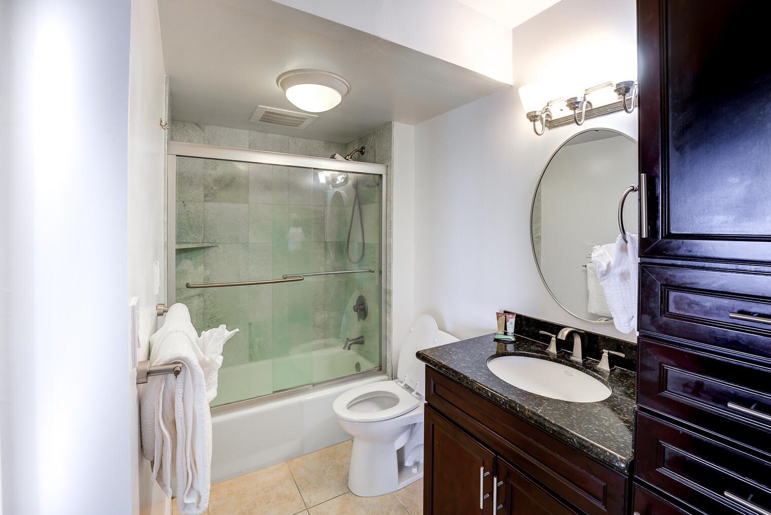 Building Photo - 2140 Kuhio Ave.