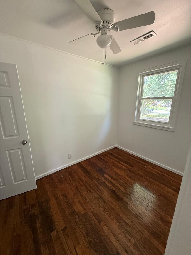 Building Photo - 222 Fisk Ave