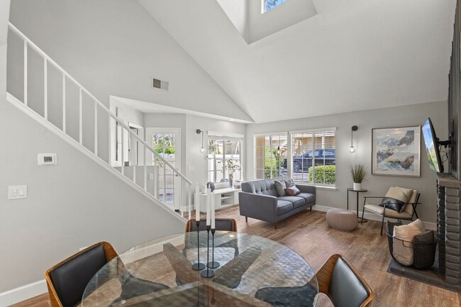 Building Photo - 26481 Olivewood