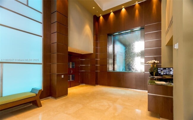 Building Photo - 4775 Collins Ave
