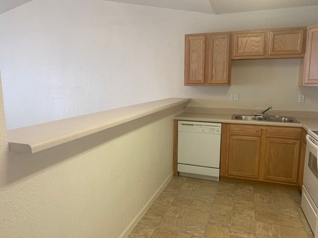 Building Photo - 6715-MF2-E2