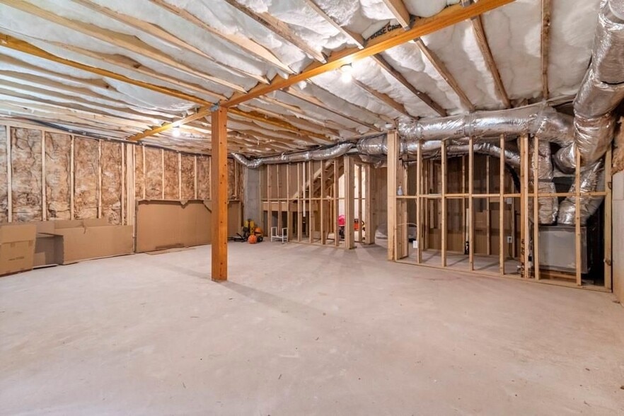 Building Photo - 1010 Valley Rock Dr