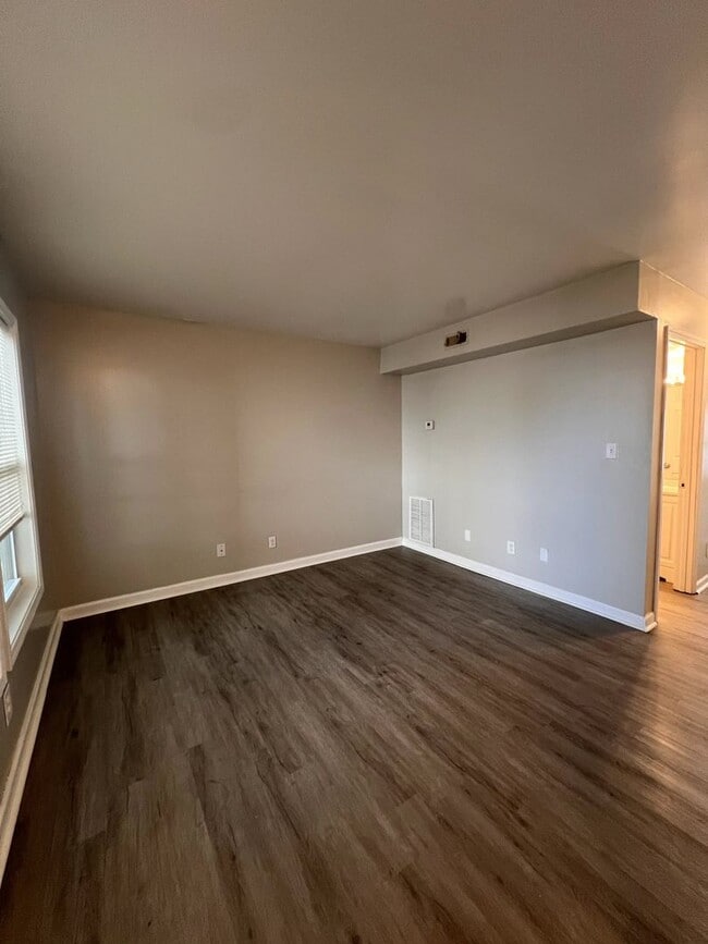 Building Photo - 2820 Divinity Ln