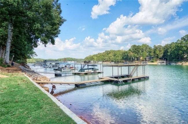 Building Photo - 6163 Lake Lanier Heights Rd