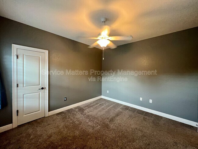 Building Photo - 2926 Greystone Dr