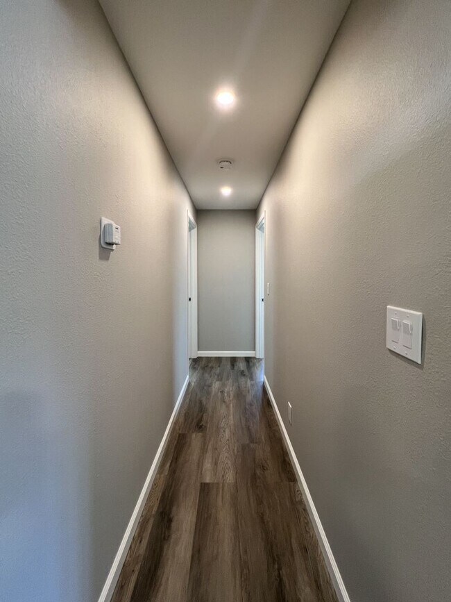 Building Photo - Newly Remodeled Two Bedroom Napa House