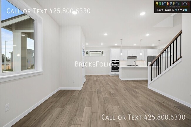 Building Photo - 5035 86th Ave NE