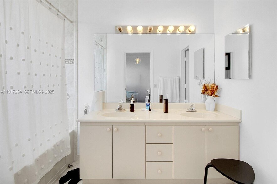 Building Photo - 4362 NW 114th Path