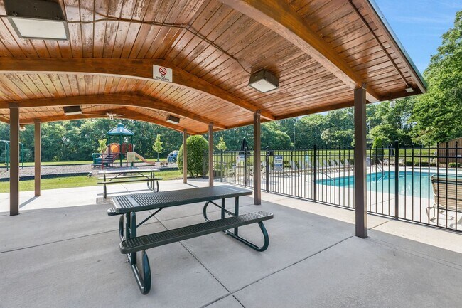 Building Photo - 415 Enclave Ct